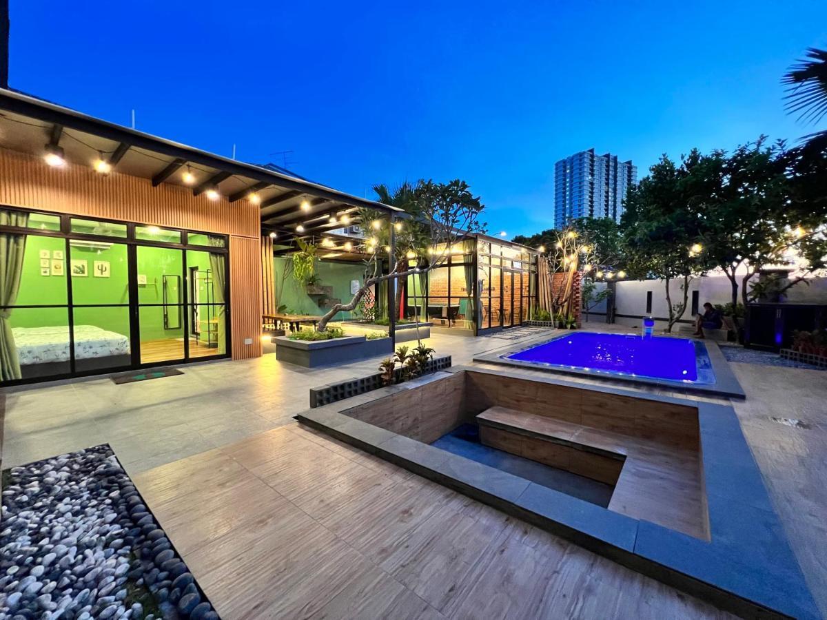 The Uniique Haus - Johor 1St Staycation Water Dining Experience Johor Bahru Exterior foto