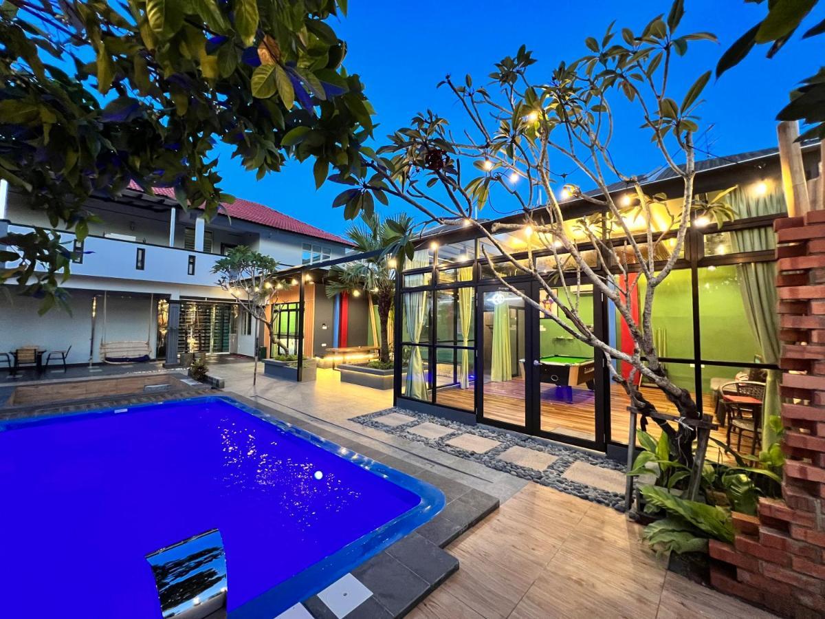 The Uniique Haus - Johor 1St Staycation Water Dining Experience Johor Bahru Exterior foto